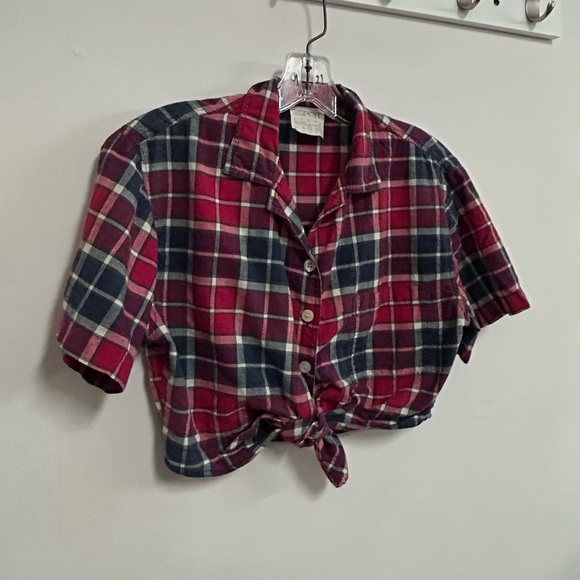 Vintage Daisy Duke Style Plaid Crop Shirt - Picture 3 of 8